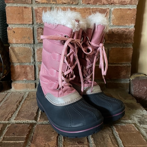 wonder nation Other - Wonder Nation Pink Faux Fur Snow Boots
